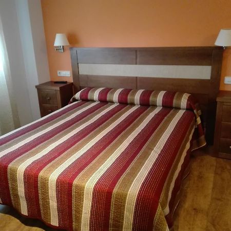Hostal Patron Castañares de Rioja エクステリア 写真